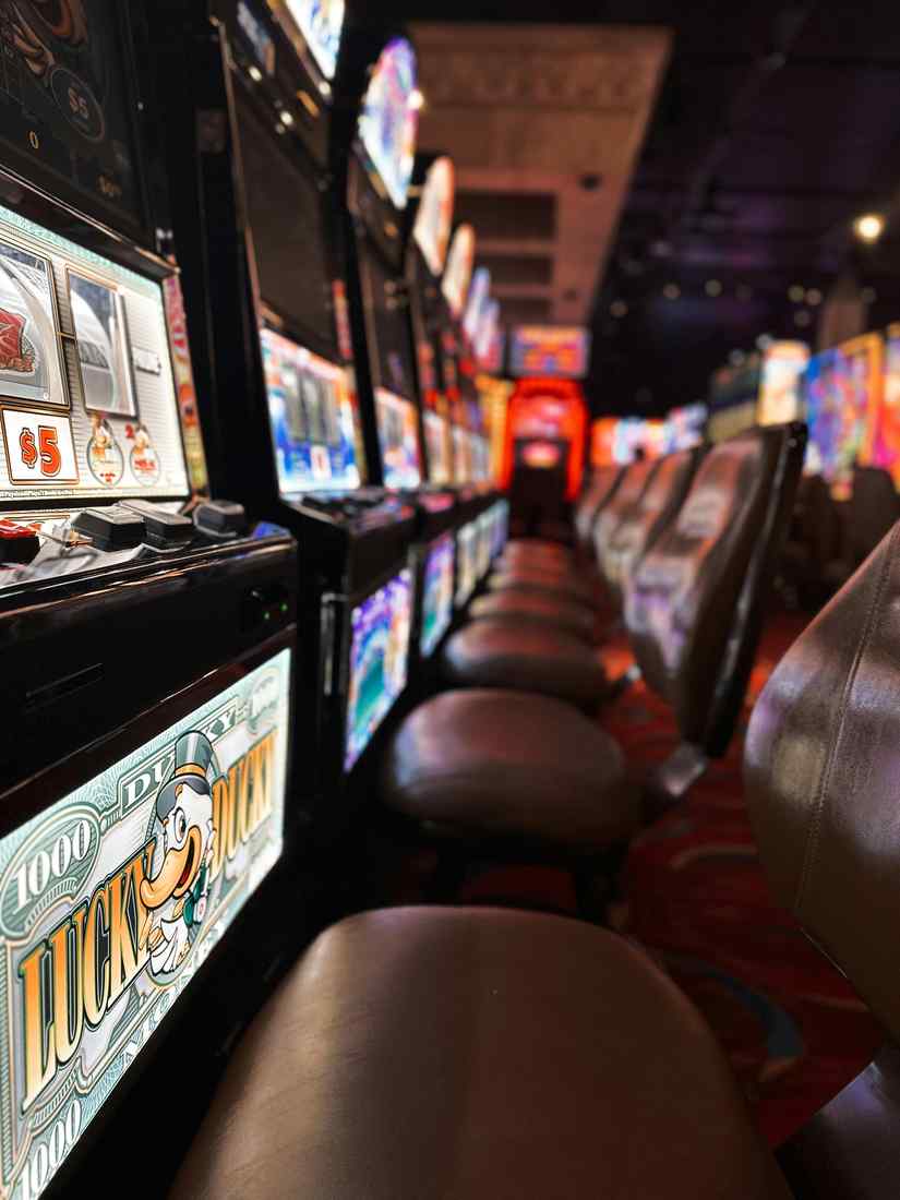 https://newluckycasinode.com